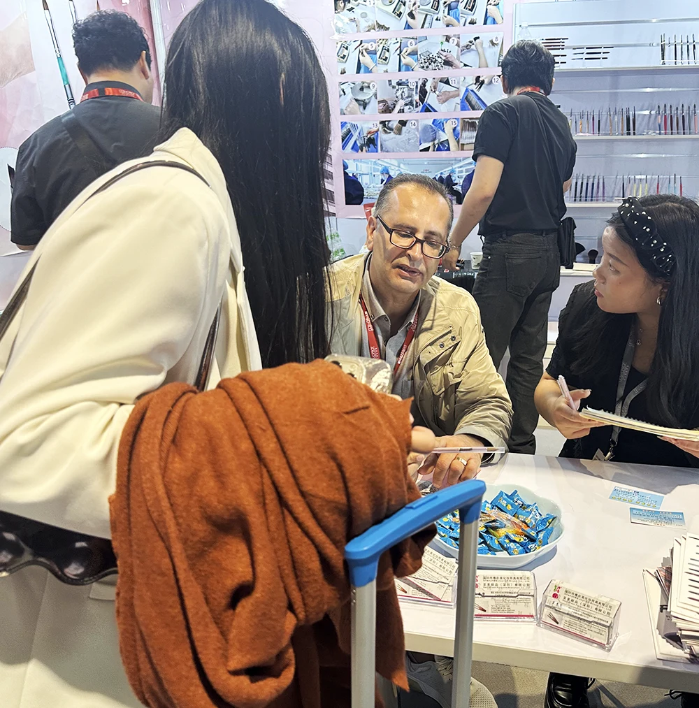 CosmoProf HK 2024, se setkal s mnoha starými a novými freindy na nehty.