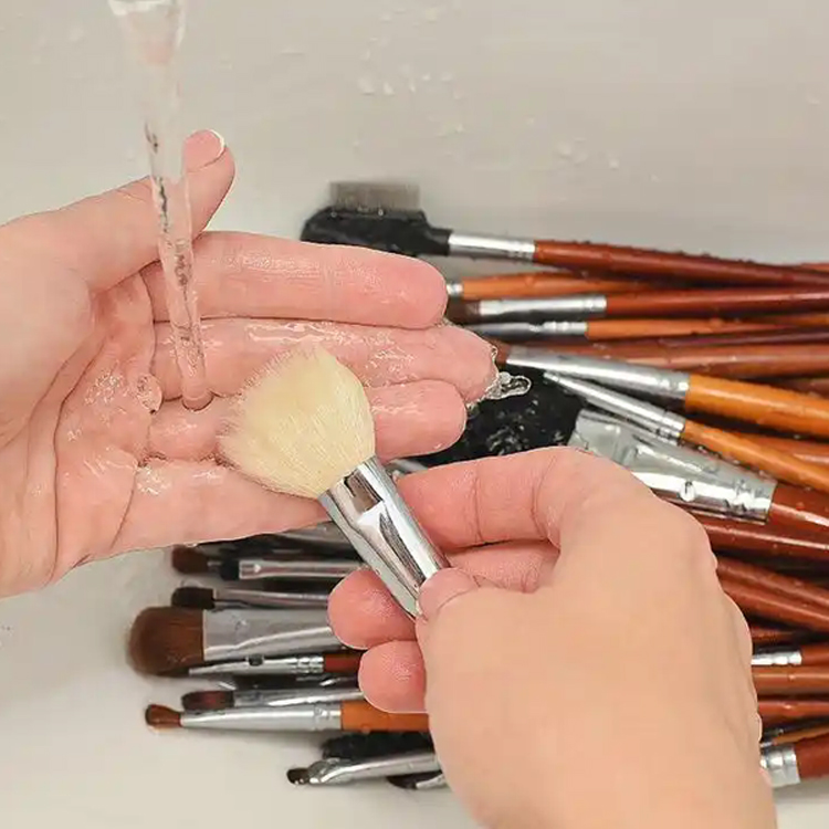 Cosmetics Joyrich (Huizhou) vás učí, jak krok za krokem vyčistit make -up kartáče